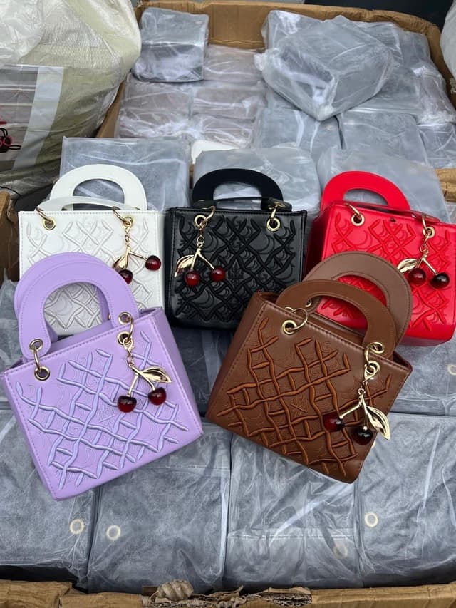 Fashion hand bag